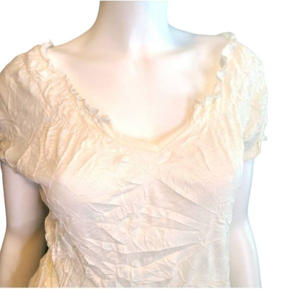 New with Tags Maurices Cream Scrunch Top size Small - Picture 4 of 6